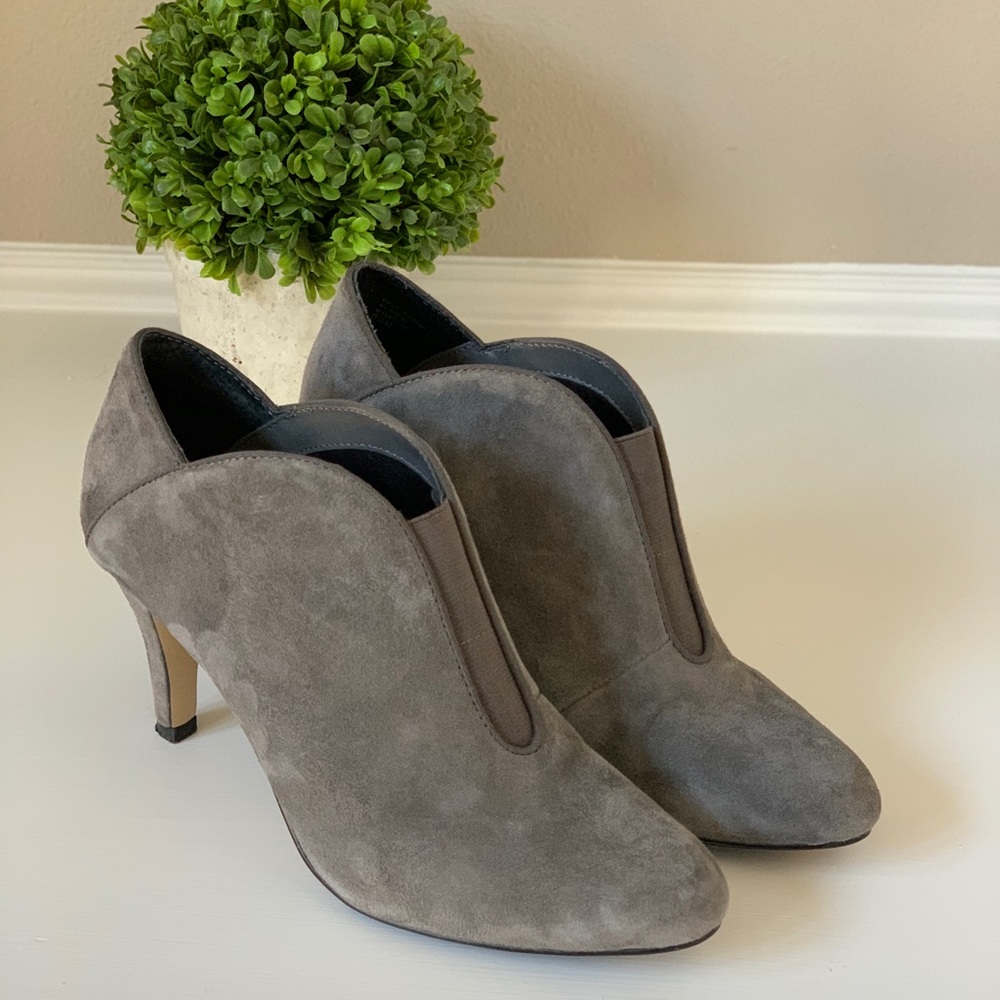 Adrienne Vittadini Suede Booties